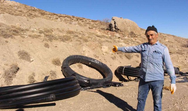 Büyükşehir'den üreticilere bin metre sulama borusu desteği