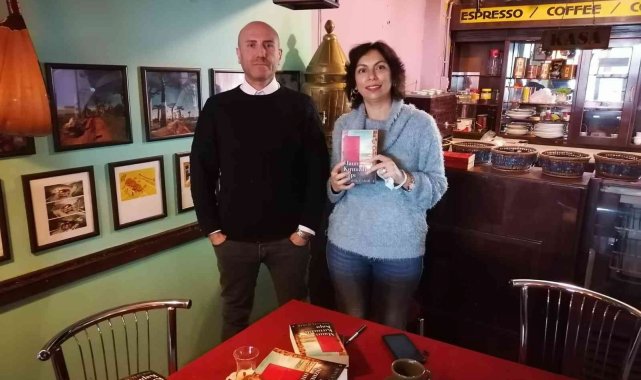 Çakır imza gününde okurlarıyla buluştu