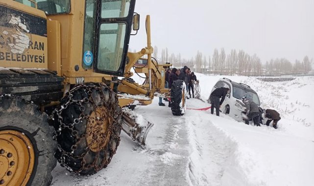 Çaldıran&#039;da karla mücadele çalışmaları