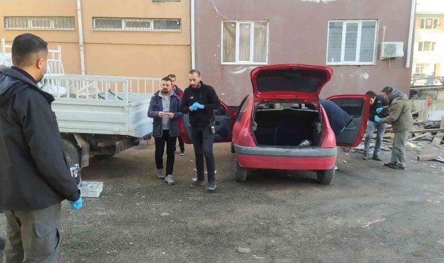 Çalınma anı saniye saniye görüntülenen otomobil terk edilmiş olarak bulundu