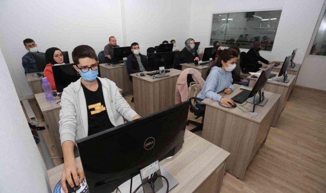 Canik'te iş garantili eğitimler başladı