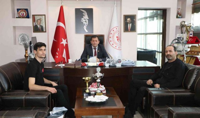 Canözkan'dan Ali İhsan Kabakcı'ya ziyaret