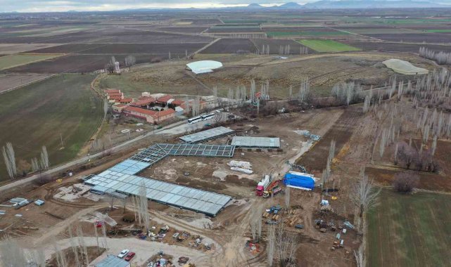 Çatalhöyük Tanıtım ve Karşılama Merkezi hızla yükseliyor