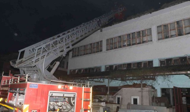 Çay fabrikasında çıkan yangın söndürüldü