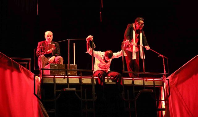 Çayırova'da tiyatro kursu kayıtları başladı