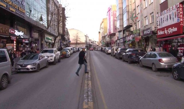 Çekmeköy'de feci kaza: Metrelerce havaya uçtu