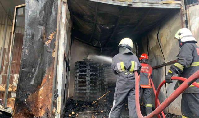 Çelik palet üreten fabrikada çıkan yangın korkuttu