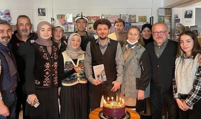 Cengiz Aytmatov'u anlattığı kitabını onun 93. doğum gününde çıkardı