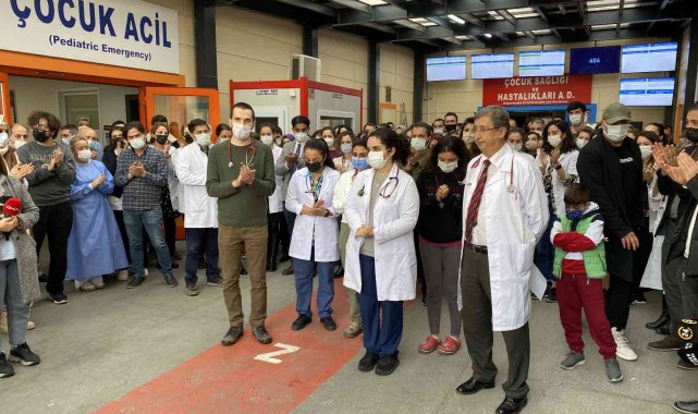 Cerrahpaşa'da sağlık çalışanlarına yapılan saldırılar protesto edildi