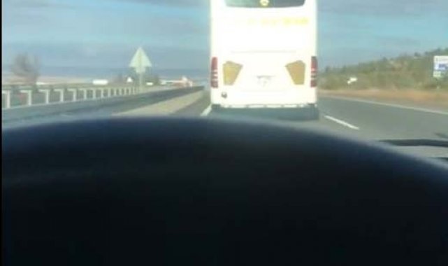 Çevre yolunu yarış pisti sanan otobüs sürücüsü böyle görüntülendi