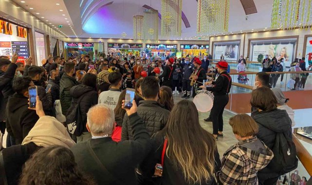 Ceylan Karavil'de yeni yıl coşkusu