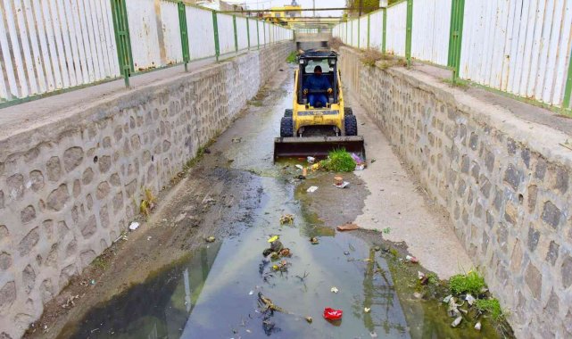 Ceylanpınar'daki Antep Deresi temizleniyor