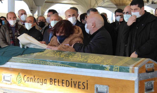 CHP lideri Kılıçdaroğlu, gazeteci Emel Yıldırım'ı son yolculuğa uğurladı