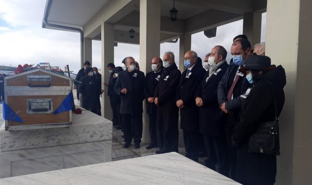 CHP lideri Kılıçdaroğlu, İktisatçı Tuncer Bulutay'ın cenaze törenine katıldı