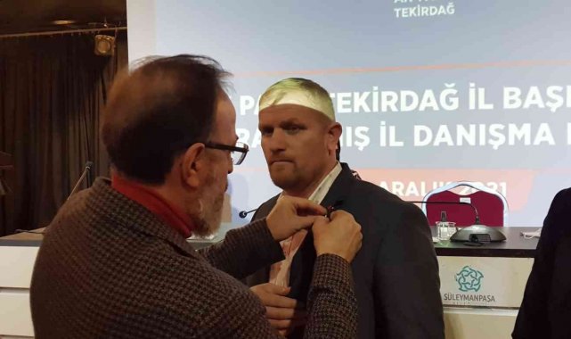 CHP&#039;den istifa eden meclis üyesi AK Parti&#039;ye geçti