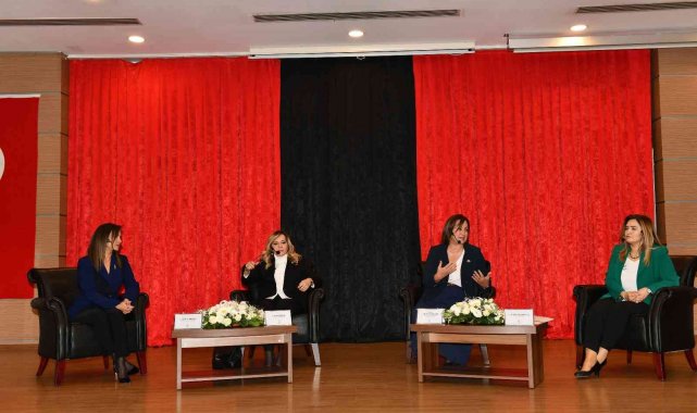 Çiğli'de, kadının siyasetteki yeri konuşuldu