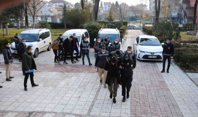 Çivril'de uyuşturucu ticareti yapan 6 şüpheli yakalandı