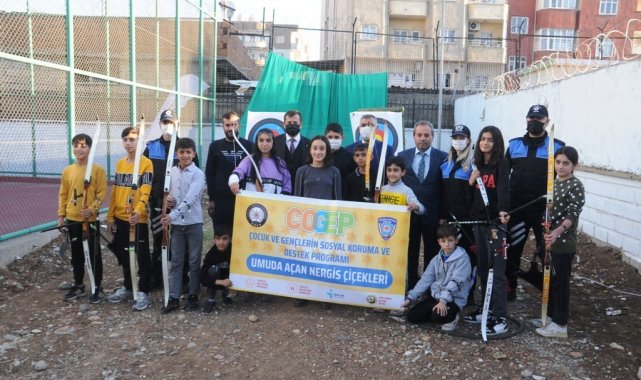 Cizre polisi çocukları suçtan spor ve sosyal aktivitelerle uzaklaştırıyor