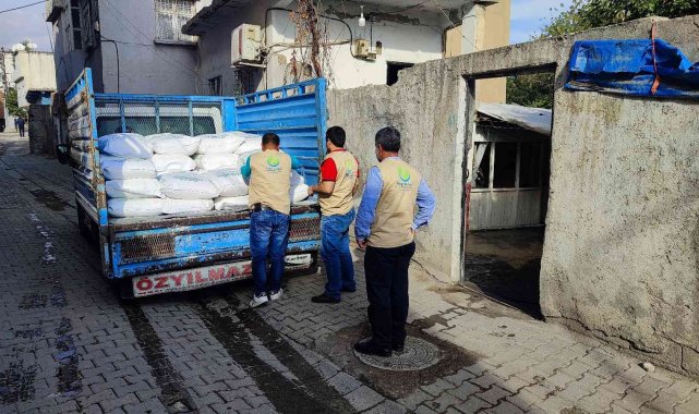 Cizre&#039;de ihtiyaç sahiplerine gıda yardımı yapıldı