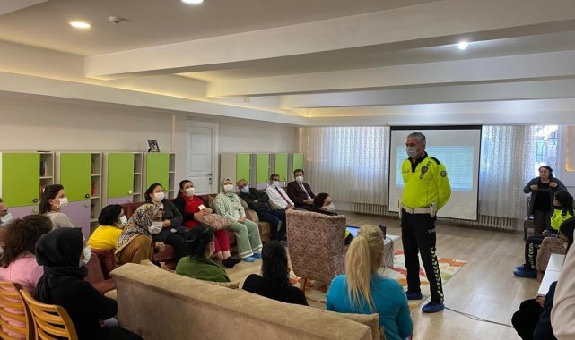 Çocuk evleri sitesinde çalışan personele trafik eğitimi