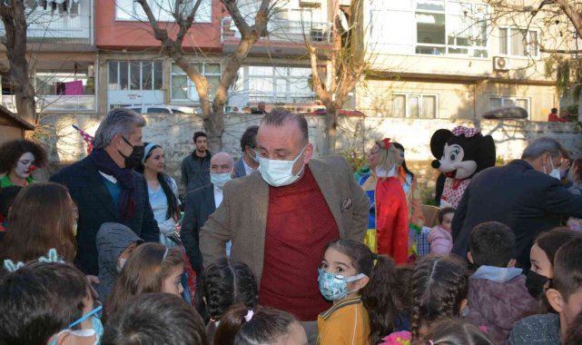 Çocuklar hayallerindeki hediyelere kavuştu