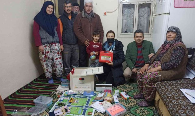 Çocuklar oyun sandıklarına kavuştu