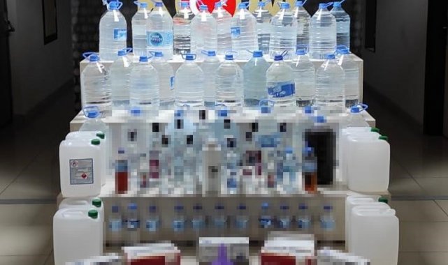 Çorum&#039;da 162 litre sahte rakı ve 5 litre şarap ele geçirildi
