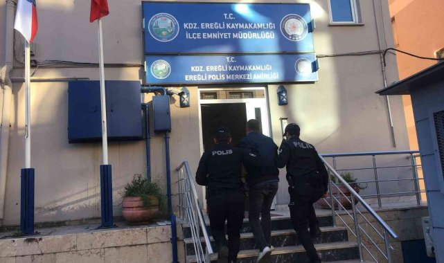 Cumhurbaşkanı Erdoğan'a hakaret edip fotoğrafını yere atan kişi gözaltına alındı