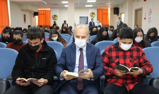 Cumhuriyet Başsavcısı İnal, öğrencilerle birlikte kitap okudu