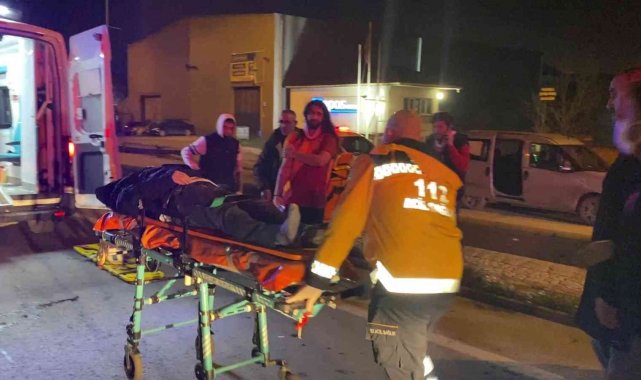 D-100'de iki işçi servisi çarpıştı, ortalık savaş alanına döndü