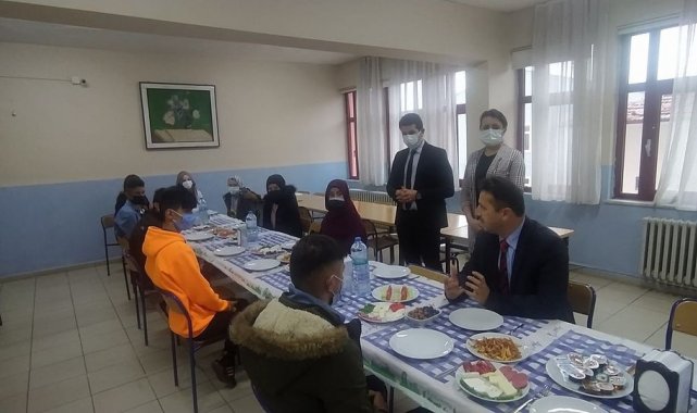 Daday'da imam hatip lisesi öğrencileri kahvaltıda buluştu