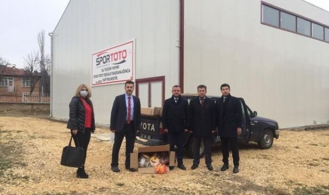 Daday'da okullara spor malzemesi desteği