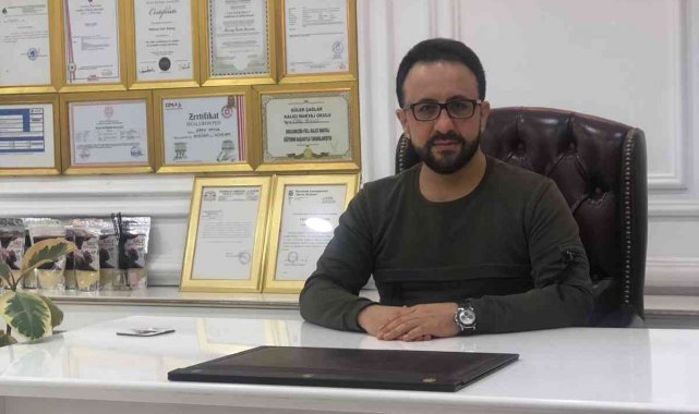 Dalmış Beauty'den dolgun dudaklar için kalıcı makyaj önerisi