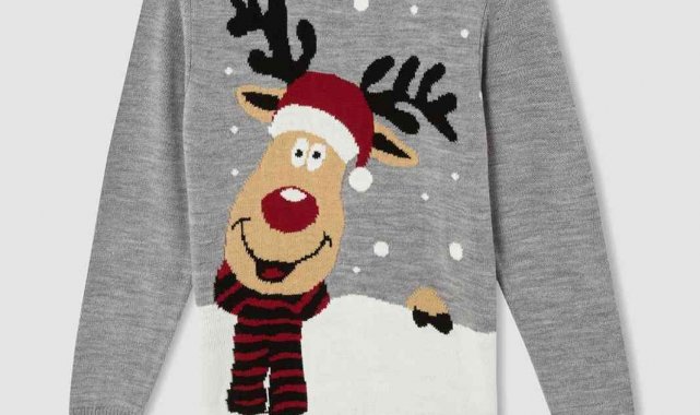 DeFacto'nun rengarenk yılbaşı kazakları raflarda yerini aldı