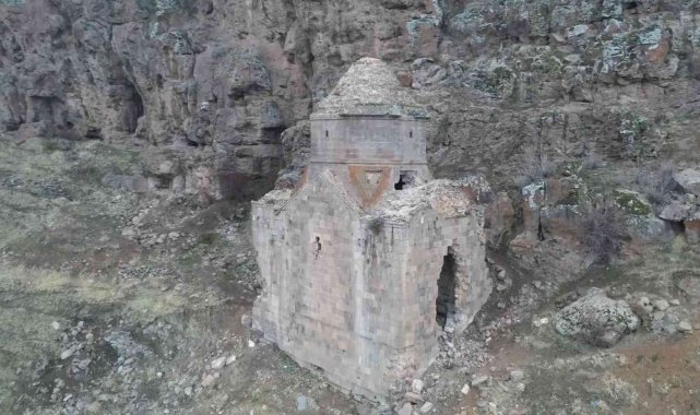 Define avcıları tarihi kiliseyi tahrip etti