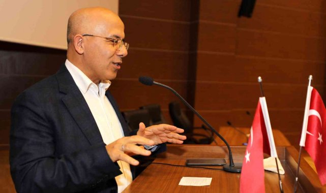 Dekan Akbaş'tan "akademisyenlik" tavsiyesi