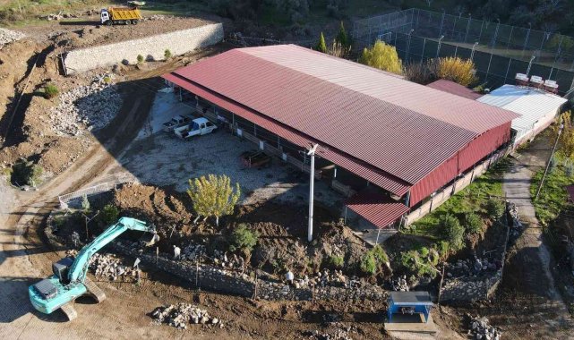 Demirciler Mahallesi, istinat duvarına kavuştu