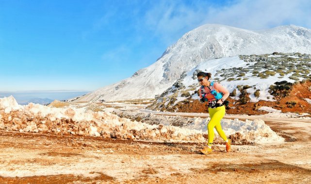 Deniz kenarında başlayan maraton kayak merkezinde tamamlandı