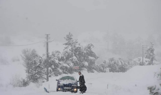 Denizli ve ilçeleri güne beyaz örtüyle uyandı
