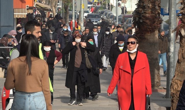 Denizli&#039;de aşılama ivme kazandıkça vaka sayıları düşüyor