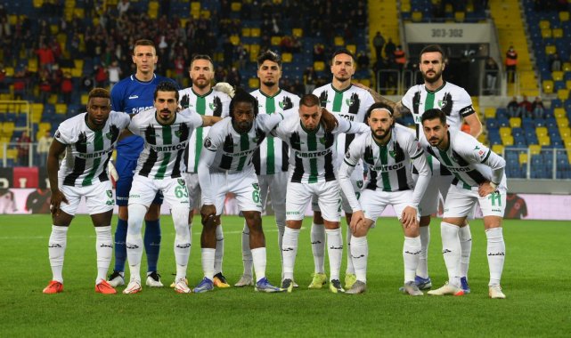 Denizlispor son dakikalarda yediği golle yıkıldı
