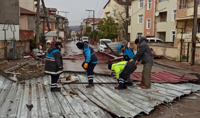 Derince'de lodos sonrası çevre temizliği