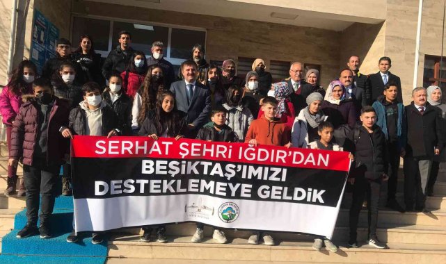 Dezavantajlı öğrenciler İstanbul&#039;da tarihi yerleri gezip, Beşiktaş-Göztepe maçını seyredecek