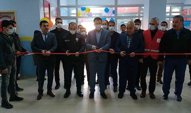 Dicleli öğrenciler projelerini TÜBİTAK fuarında sergiledi