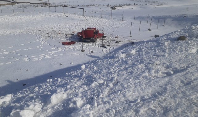 Direksiyon hakimiyetini kaybeden otomobil takla attı: 3 ölü, 3 yaralı
