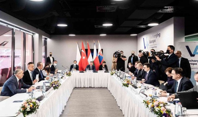 Dışişleri Bakanı Çavuşoğlu Vişegrad Grubu + Türkiye Dışişleri Bakanlığı toplantısına katıldı