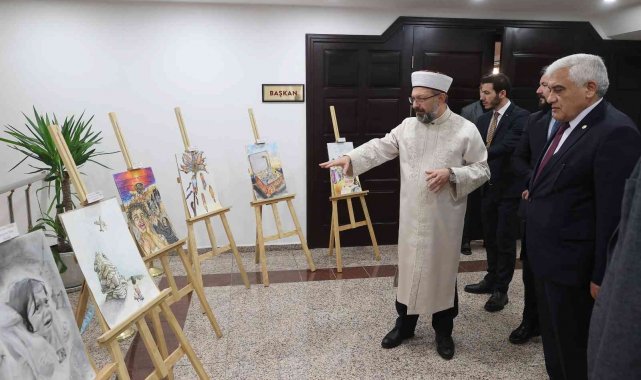Diyanet İşleri Başkanı Erbaş "Göç ve Çocuk" temalı yarışmanın kazananlarına ödüllerini verdi