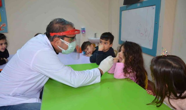 Diyarbakır'da miniklere diş sağlığı eğitimi