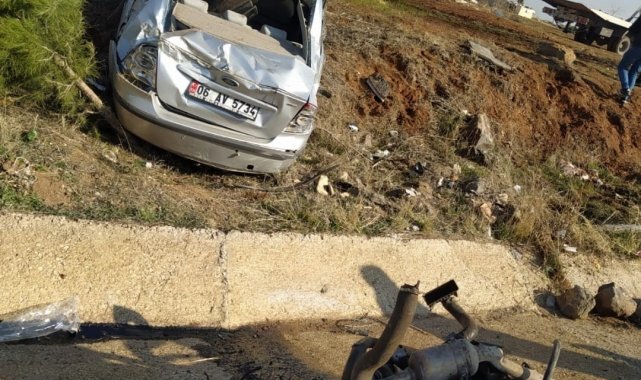 Diyarbakır'da otomobil yol kenarına uçtu: 2 yaralı