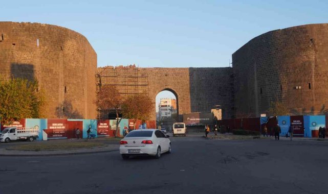 Diyarbakır'da Tarihi Urfakapı araç trafiğine açıldı
